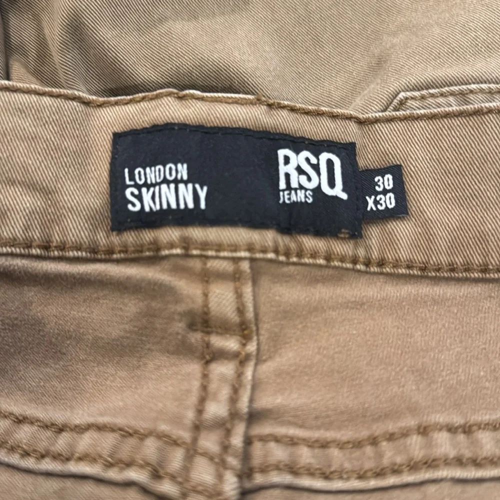 - Tillys RSQ London Skinny Tan Jean 30x30 - Picture 4 of 6
